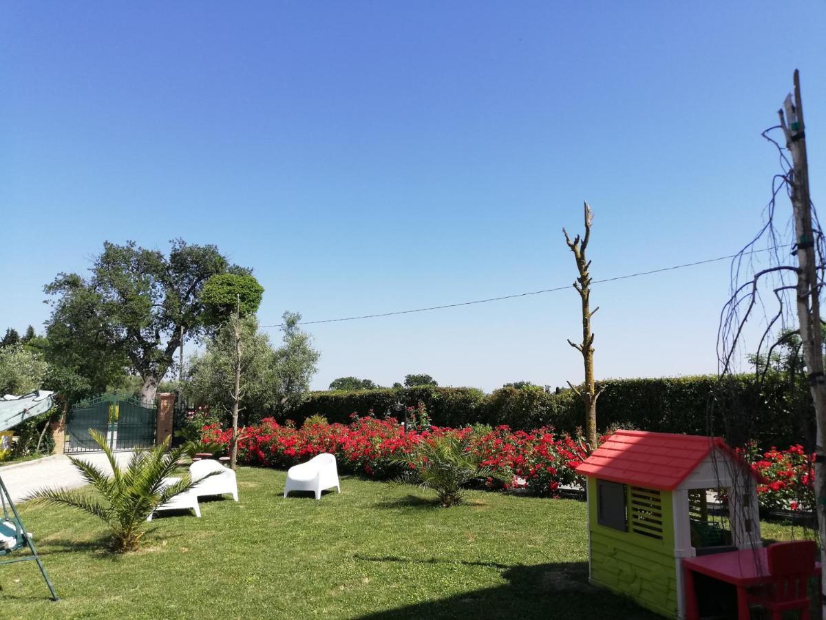 Ostra Vetere Casa Vacanze Angelica מראה חיצוני תמונה